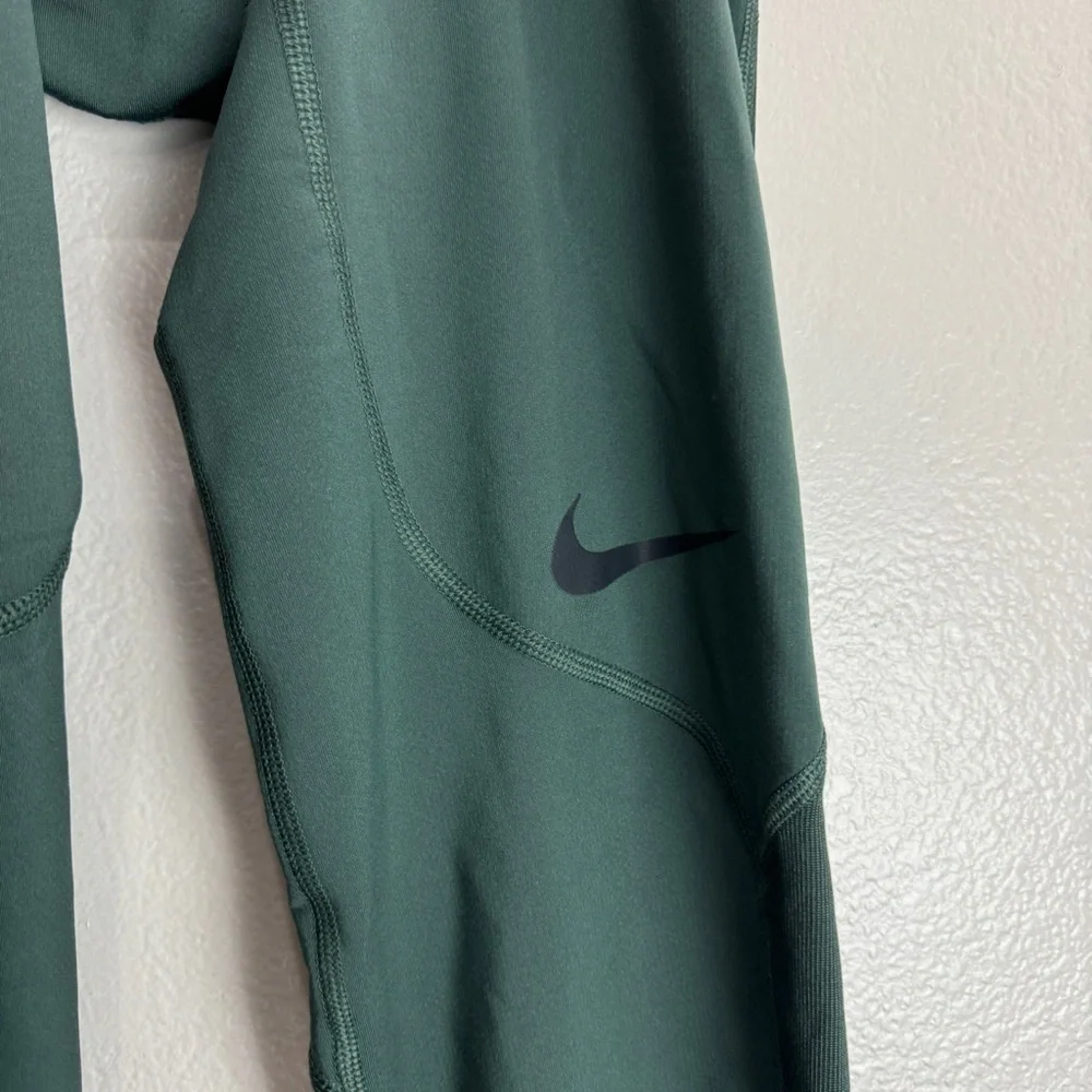 Nike pro hyperwarm